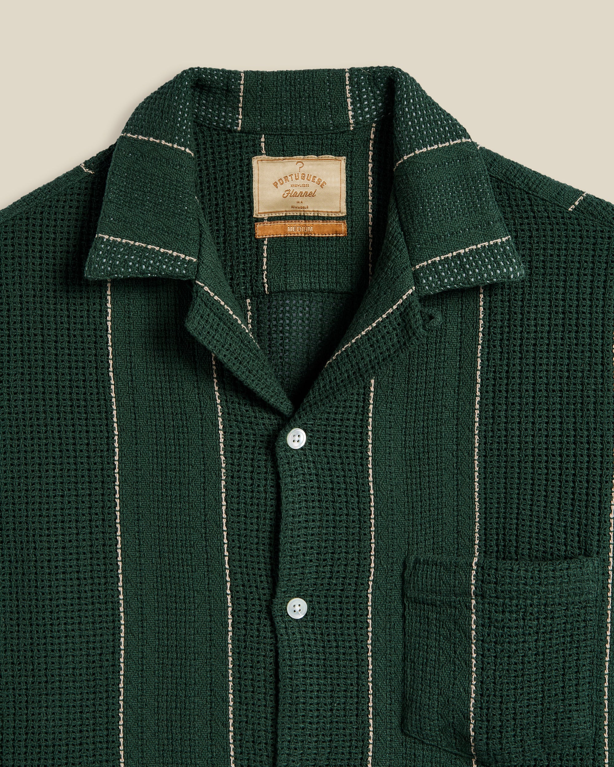 https://cdn.shopify.com/s/files/1/1018/6883/files/Alma_Green_02.jpg?v=1738765808