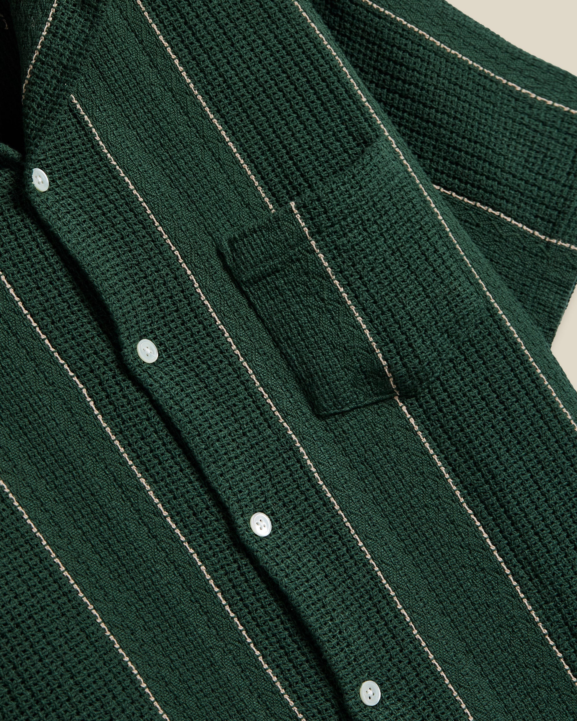 https://cdn.shopify.com/s/files/1/1018/6883/files/Alma_Green_05.jpg?v=1738765808