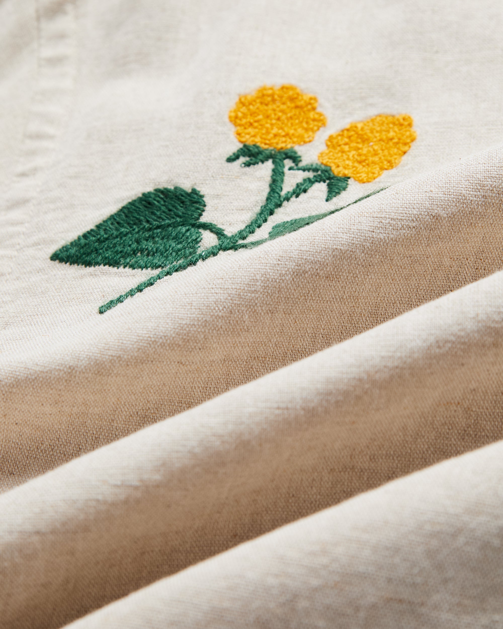 https://cdn.shopify.com/s/files/1/1018/6883/files/SPRING_3_264.jpg?v=1739201047
