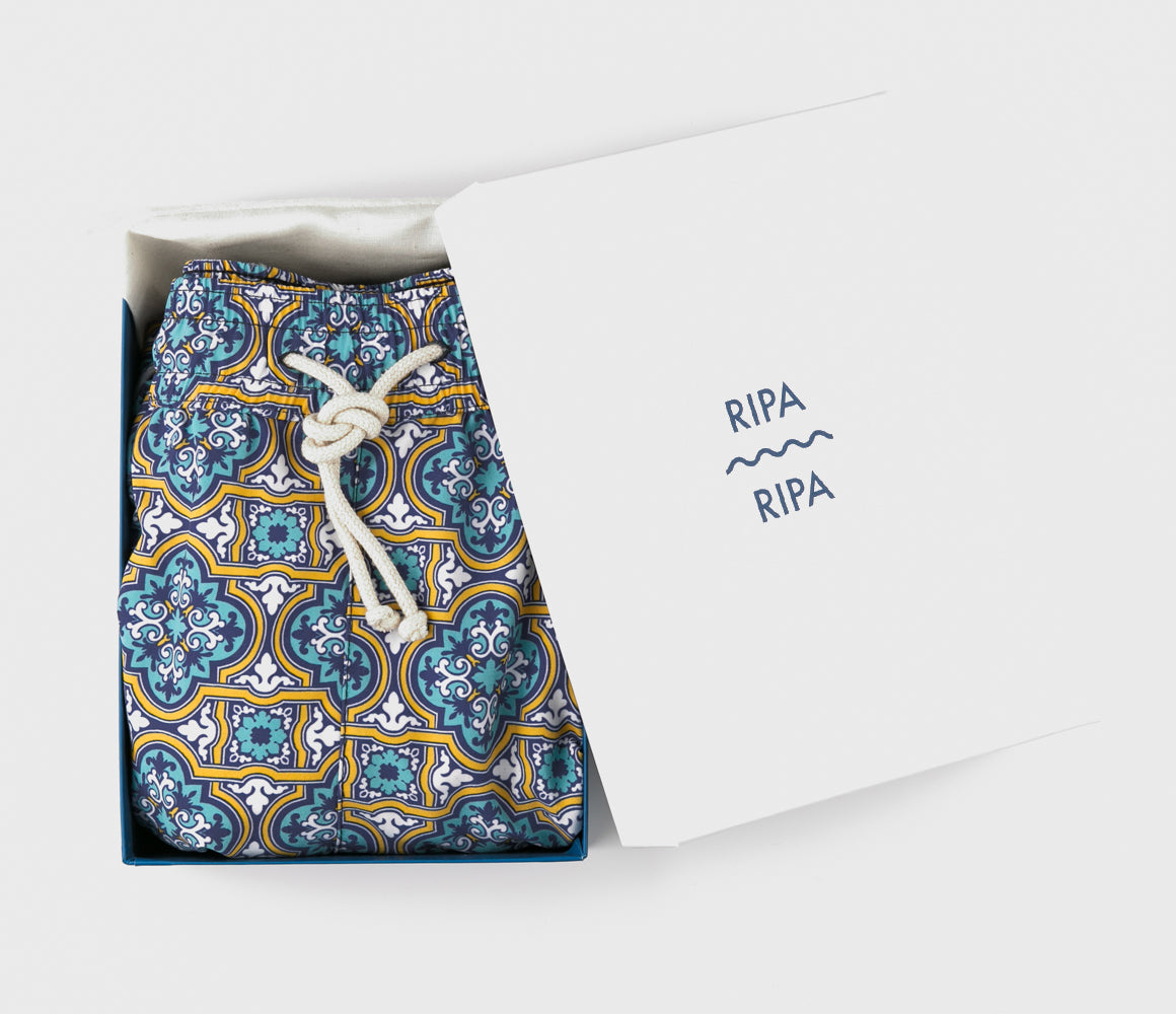 https://cdn.shopify.com/s/files/1/0773/3359/products/2_2.jpg?v=1560001212